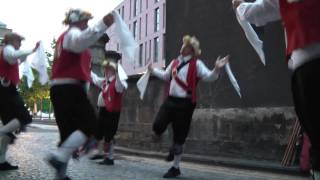 Bristol Morris Men - Trunkles - The Seven Stars.MP4