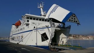 Jadrolinija ferry, Bartol Kašić bow door closing and departure from Split. ( Timelapse )