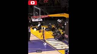 Shannon Brown’s Incredible Pin To The Backboard Block and Kobe’s Reaction