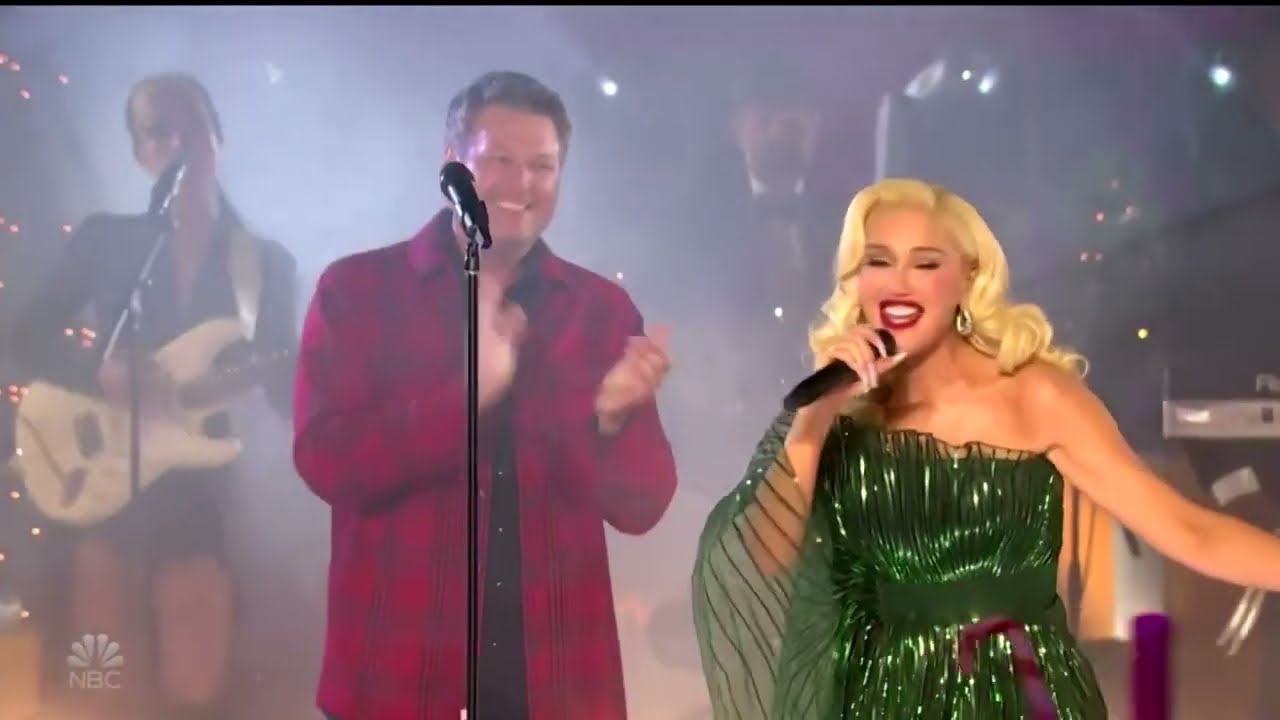 Gwen Stefani & Blake Shelton - You Make It Feel Like Christmas ...