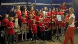 Kinderchor 2 im Sommerfest 2014