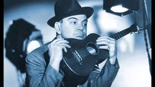 Cliff "Ukulele Ike" Edwards - Remember (1943)