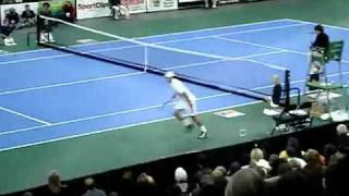 Roddick impersonates Rafael Nadal, extremely entertaining