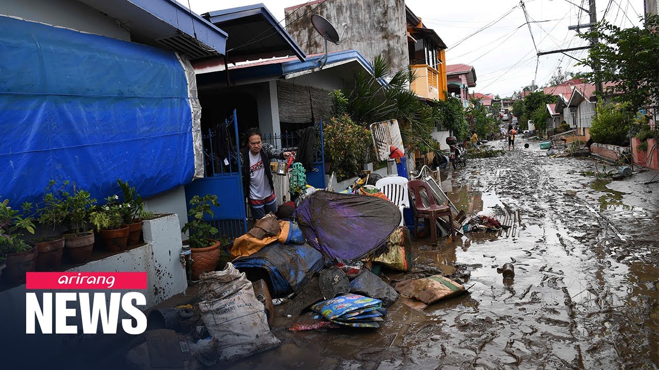 Super Typhoon Goni Slams Philippines Leaving At Least 10 Dead - YouTube