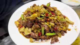 顾客霸气的开门非要来吃饭，没有米饭炒菜总可以吧？你说怎么办？