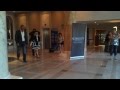 Bodyguarzii lui Lady Gaga imobilizeaza un roman (Lady Gaga's bodyguards hits a romanian guy)