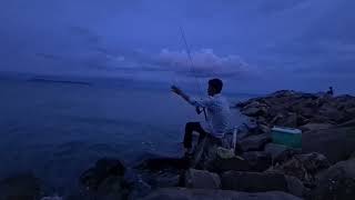 ស្ទួចពេលយប់ស៊ីច្រើនបងៗ#Fish fishing at night