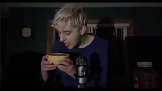 ASMR Licking and Crunching Applesauce