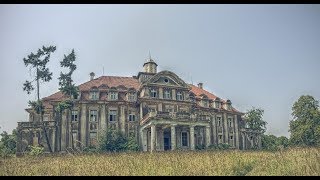 Exploring an Incredible Abandoned Palace in a small Polish Town