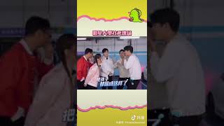 黄明昊流口水看见姐姐 沙雕们沈腾 周深 #ninepercent