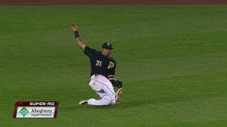 STL@PIT: Tabata robs Wong with diving catch in left