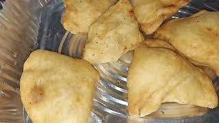 Bengali samosa recipe ||చిన్న చిన్న మార్పులతో vismai food recipe follow అయ్యాను😋😋||టేస్ట్ అయితే😍