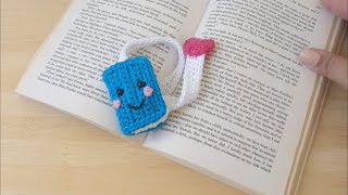 Crochet an amigurumi bookmark -  The 'book lover' bookmark