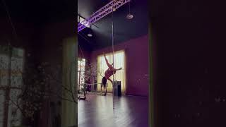 #poledance sneaky V and pretty shapes 钢管舞