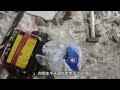 自驾拖拉机翻下山崖，人没事但车头报废了，又遇到下雪