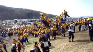 信州・諏訪大社の御柱祭／本宮一之御柱・川越しを終える　2010.4.3.