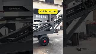 Mobile box crusher can crush construction waste and cement blocks and is easy to move and transport.