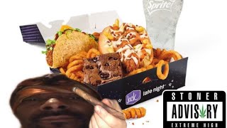 TRYING SNOOP DOGG MUNCHIE MEAL (we got hella high)