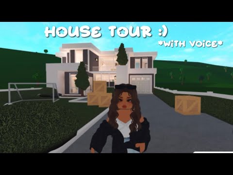 House Tour + New Intro! || Bloxburg RP - YouTube