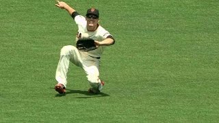 SD@SF: Tomlinson slides to snare a liner in left