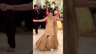 Pakistani Actress Hania Amir Dance On Bollywood Song Current Laga Re🔥#shorts #trending #viral