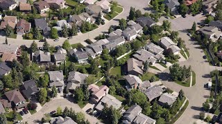 Canada's housing market: CMHC expects recession by end of 2022