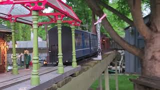 Roundhouse Darjeeling B Class with Pline Coaches