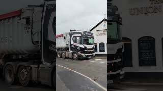 loud Westfield scania truck honking +lights #scania #scaniatrucks