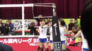 木村沙織（Saori Kimura）／練習中に迫田とめっちゃおしゃべり／2017.3.5　NECレッドロケッツ×東レアローズ　Ｖリーグ女子神奈川大会ファイナル6