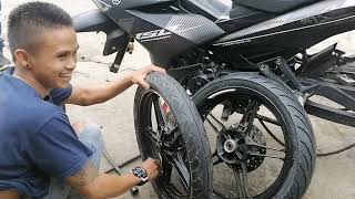 mga pops mag change tire tayo ng gulong sa yamaha sniper 80 8017 120 70 17...