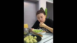 Funny video husband and wife eating food 🤣#funnyvideos #funny 🍖🍗#subscribe #views #shortvideo 🫕