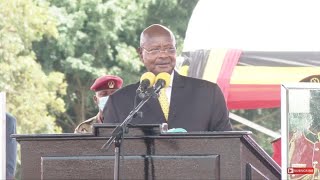 PRESIDENT MUSEVENI THANKS PRESIDENT UHURU FACE TO FACE FOR ALLOWING HIM TO EXPORT 90,000 TONNES!!