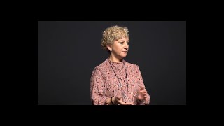Becoming a Medical Interpreter | Pamela Zelaya | TEDxEarlhamCollege