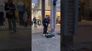 Niall Horan - slow hands. Busking at the boulevard banbridge #niallhoran #slowhands #busking