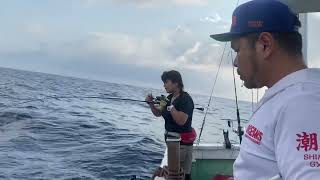 奄美カンパチジギング 釣りガールヒット💥またまたすーちゃん😊🎣