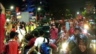 Puluhan Polwan Loncat-loncat Bareng Suporter Rayakan Kemenangan PSM Makassar