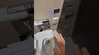 Hate Japanese toilet 日本のトイレ変 #shorts #japan #toilet