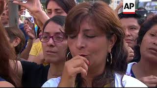 Pope Francis blesses crowds before leaving Lima Nunciature