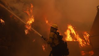 Fast-moving Pacific Palisades fire grows to more than 2,900 acres, CAL FIRE says