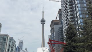 Telus and Bell at the Base of the CN Tower - Toronto Speedtesting! 🇨🇦