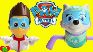 New Paw Patrol Paddlin' Pups Everest and Ryder Swim with Surprises