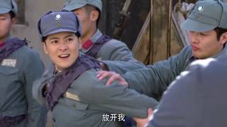 花姑娘從軍記，被當成假小子抓進兵營，第一天就跟教官抬槓