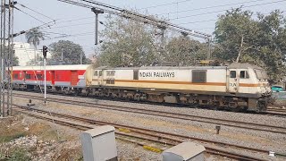 22564 Udhna - Jaynagar Antyodaya Express Crossing Patna Saheb Station !!