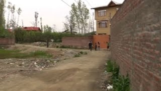 Locals Experience Tremors After Quake in Kashmir
