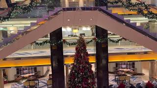 P and O Azura Christmas Decorations in atrium December 22