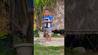 बच्चा बगीचे में खेल रहा है #baby #viral #shorts #shortvideo #short