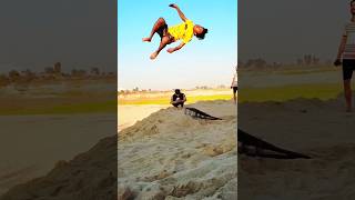 OMG 😱😳 Reverse Side 😎 #viralvideo #acrobatics #parkour #stunt #sideflip #music