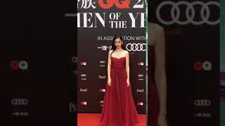 baby杨颖亮相红毯 Baby Yang Ying appears on the red carpet