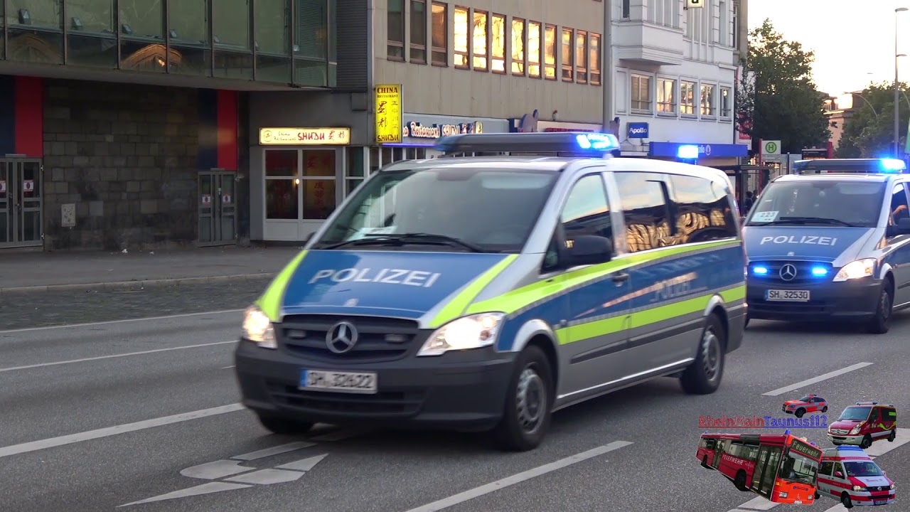 Mehrere Einsatzfahrzeuge Der Polizei Schleswig-Holstein In Hamburg ...