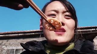 一锅白菜猪肉炖粉条 媳妇想吃婆婆转身端给儿子？媳妇:不吃气饱了